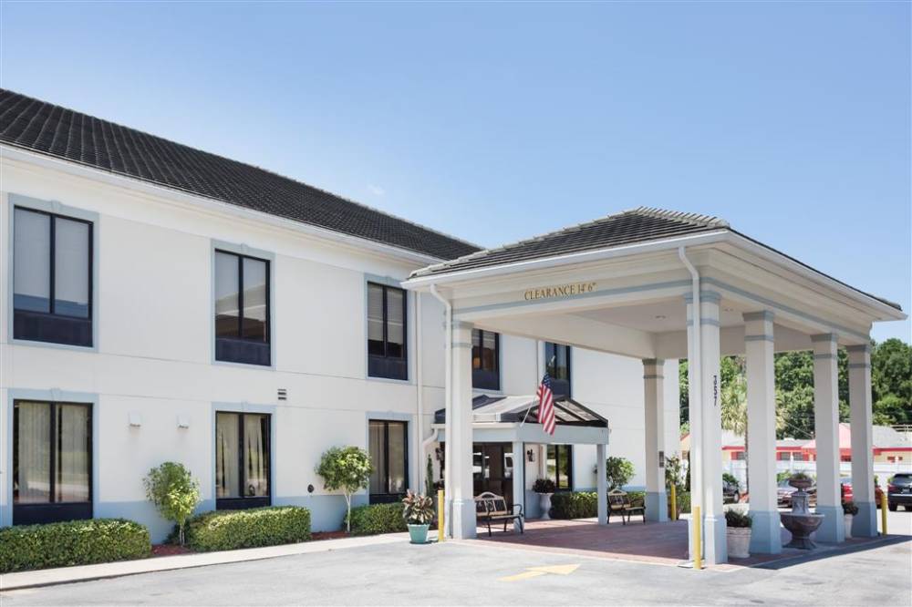Baymont By Wyndham Savannah/garden City