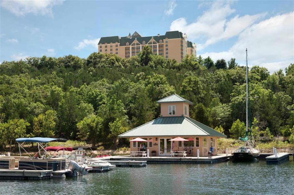 Chateau On The Lake Resort And Spa