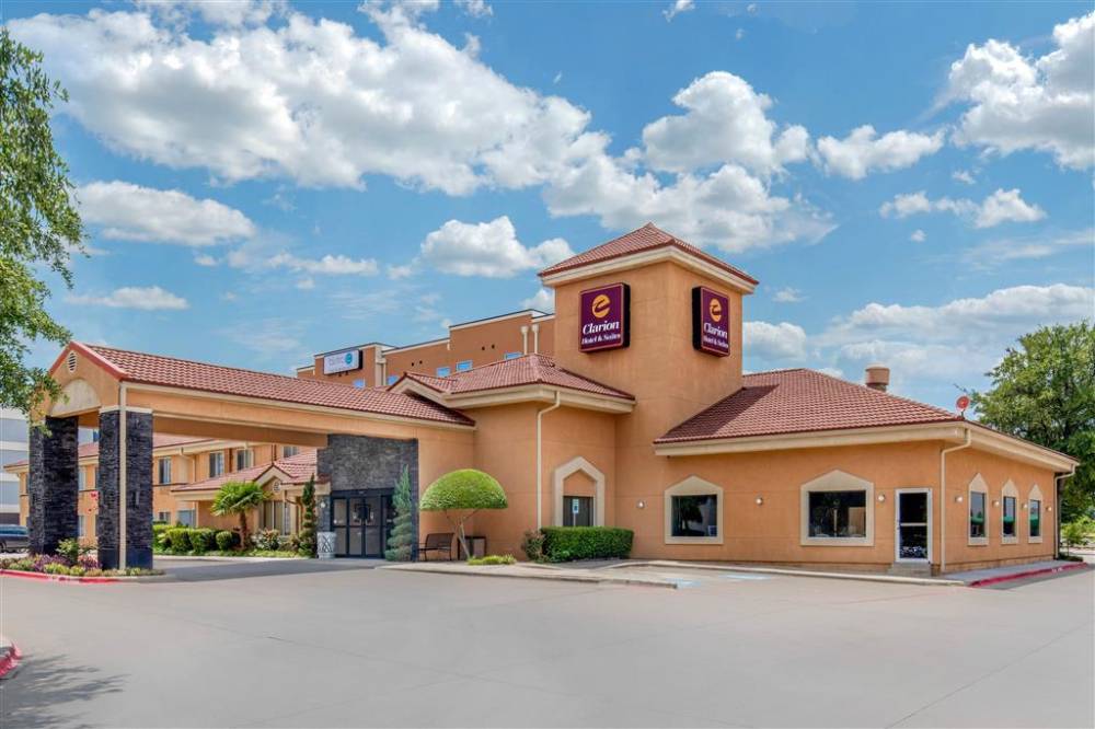 Clarion Inn And Suites Dfw North