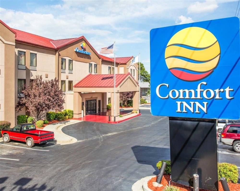 Comfort Inn And Suites At Stone Mountain