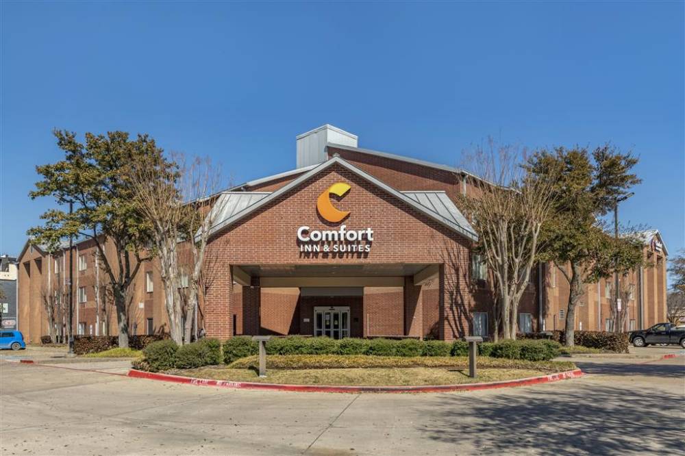 Comfort Inn And Suites Dallas-addison