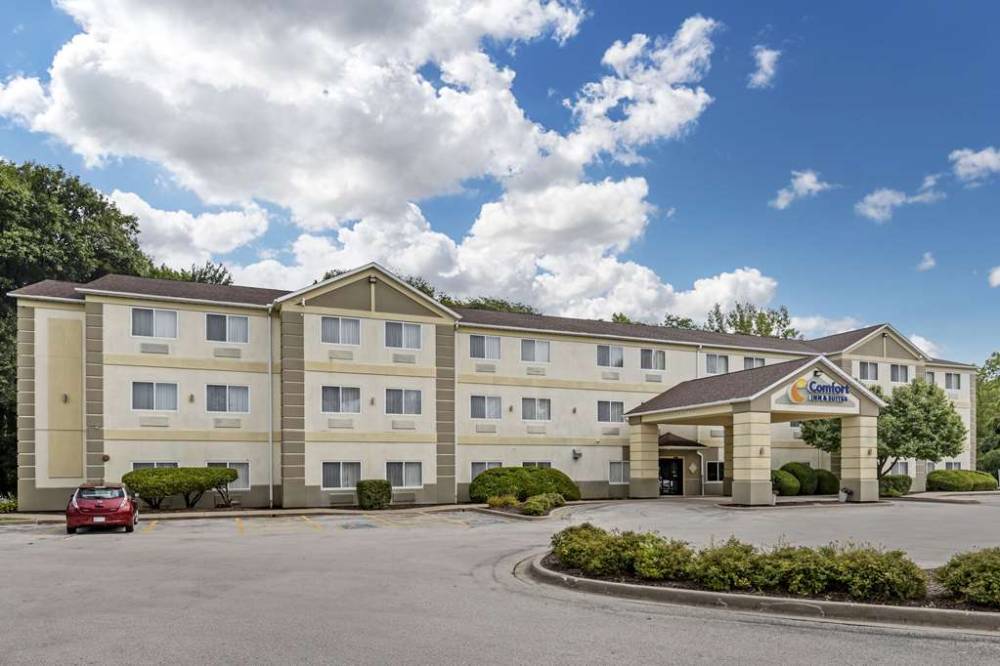 Comfort Inn And Suites East Moline Near I-80
