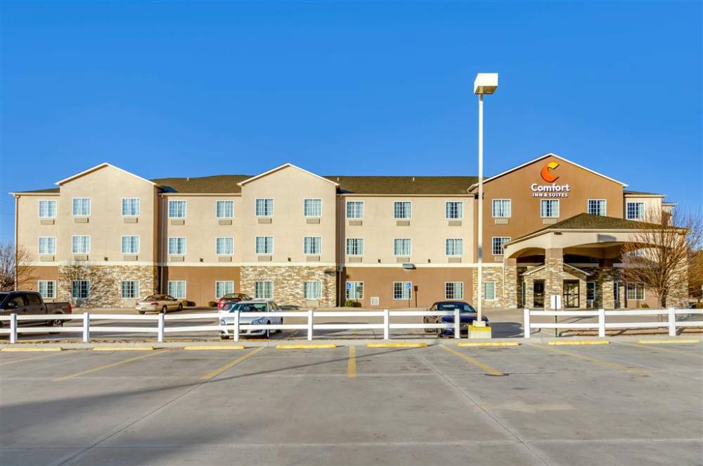 Comfort Inn And Suites Near Bethel Colle