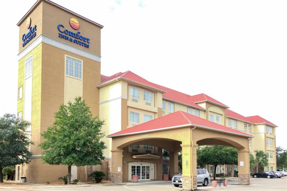 Comfort Inn And Suites Near Six Flags An