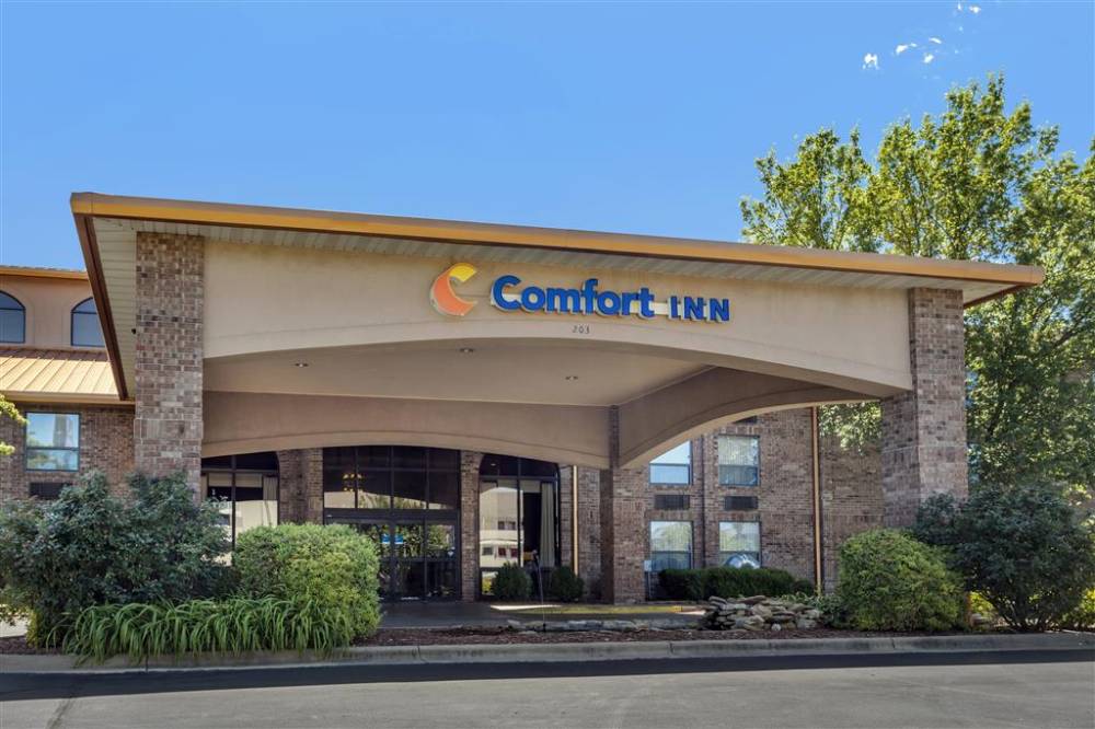 Comfort Inn At Thousand Hills