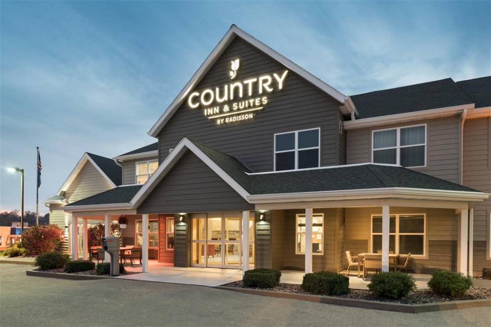 Country Inn & Suites By Radisson, Platteville, Wi              