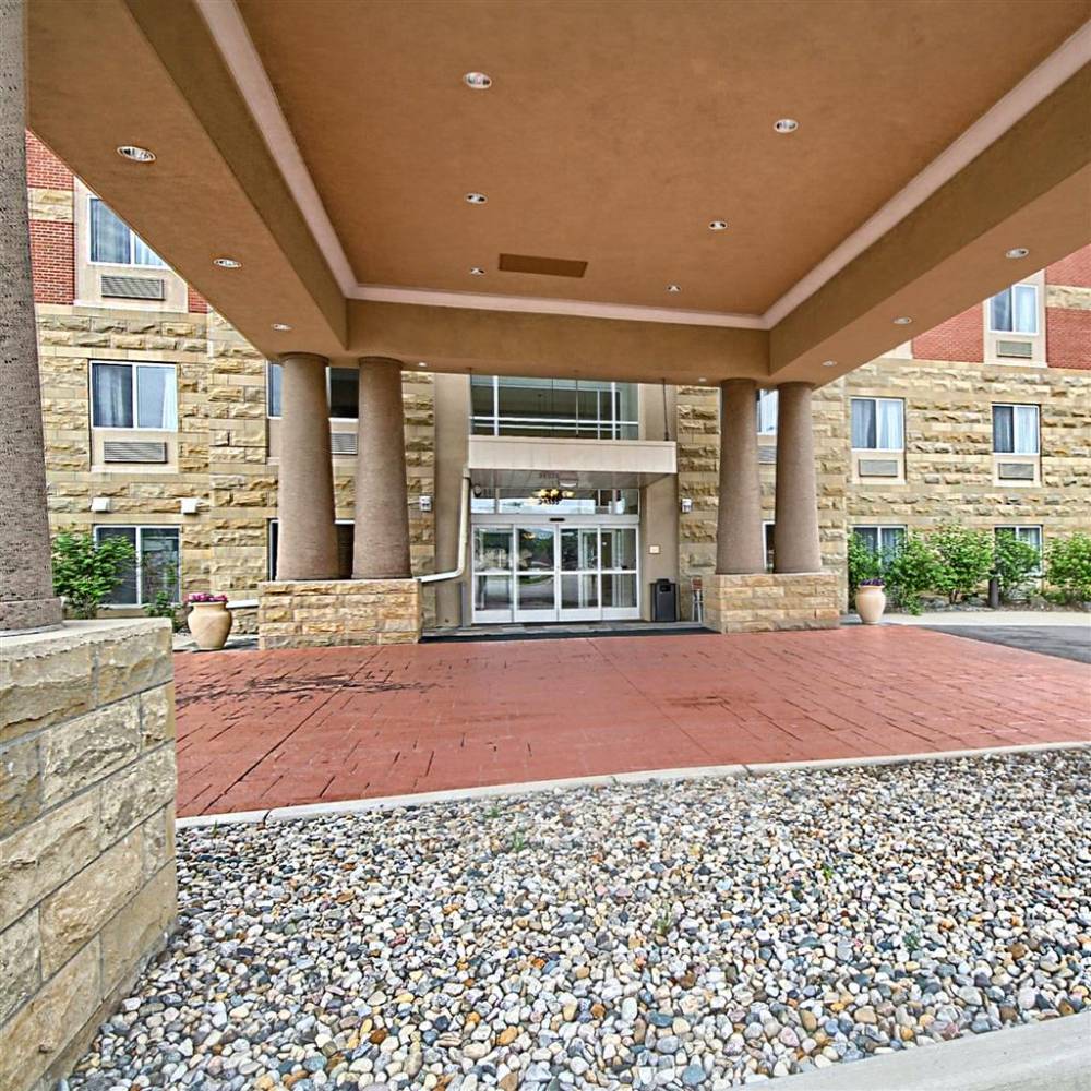 Country Inn Suites Dearborn