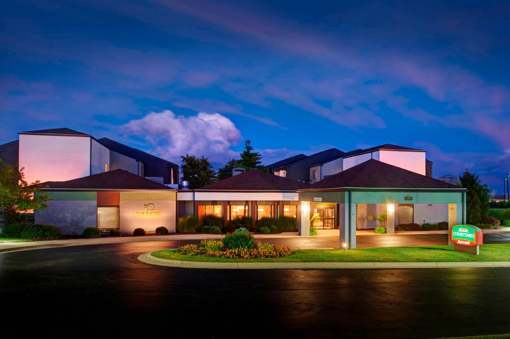 Courtyard By Marriott Dayton South