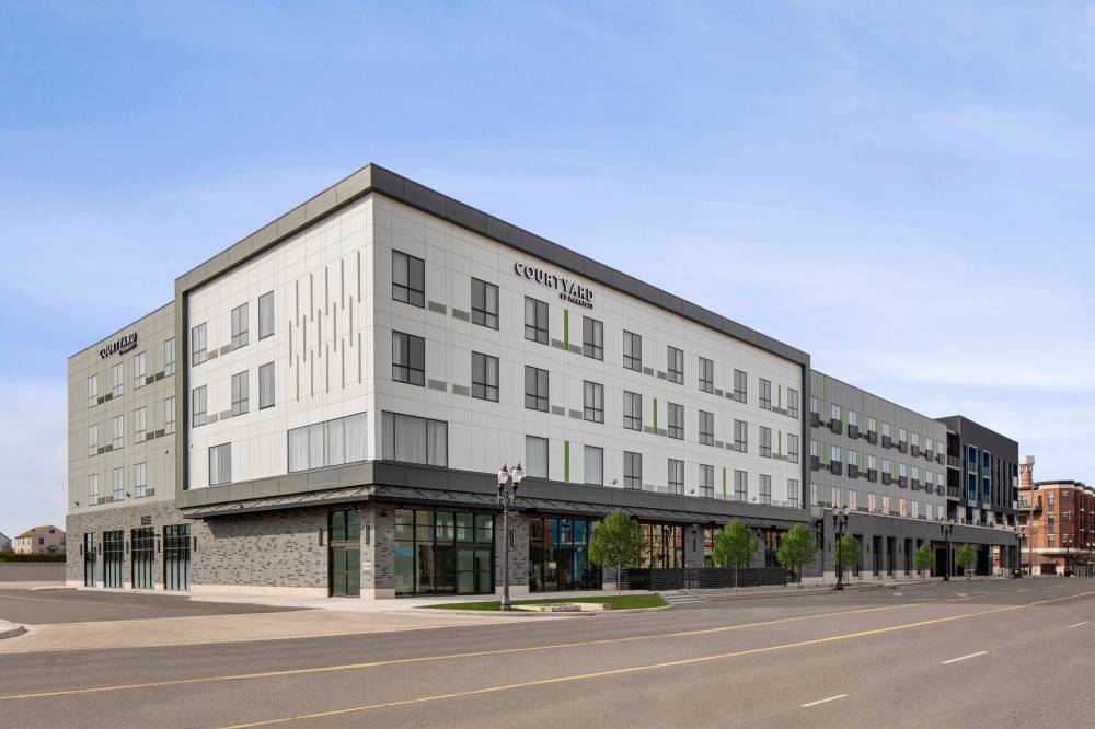 Courtyard By Marriott Lansing Downtown