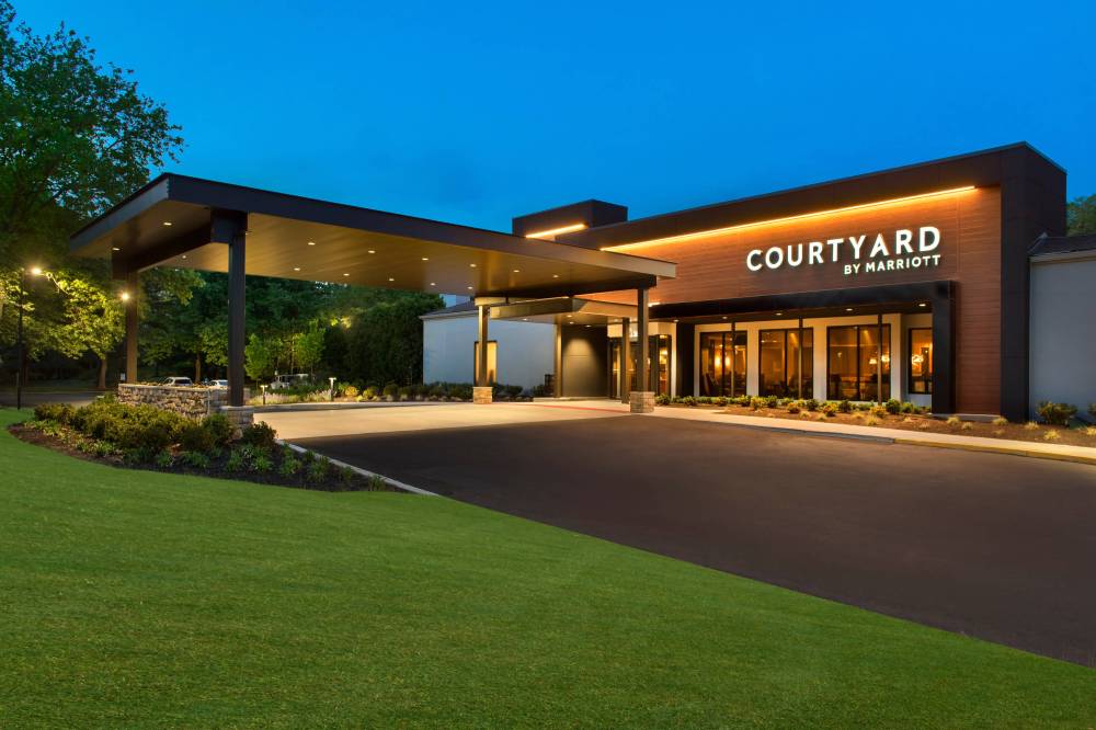 Courtyard By Marriott Lincroft Red Bank
