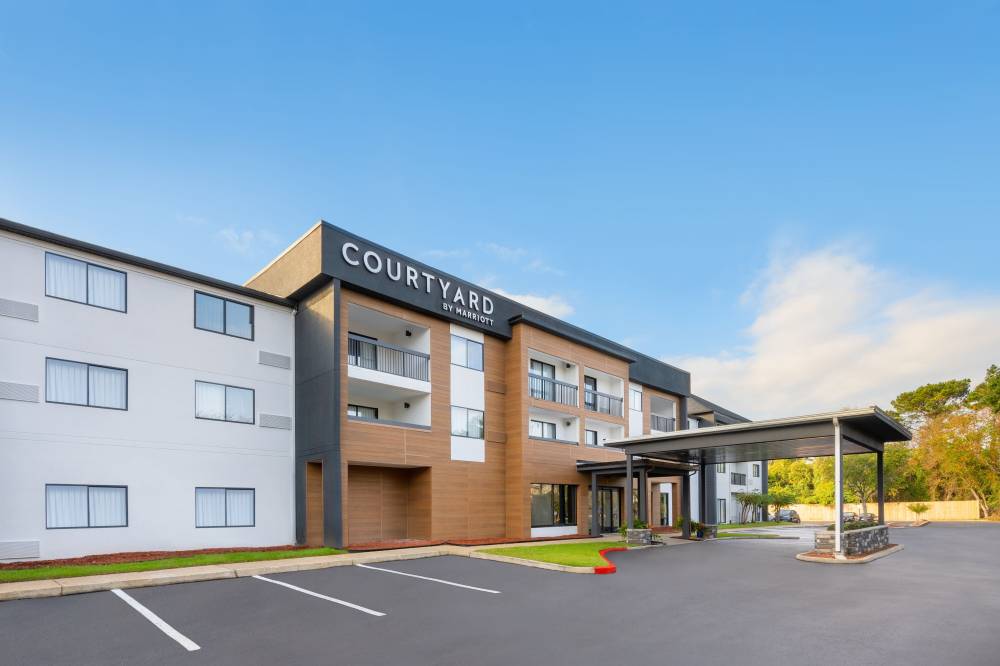 Courtyard By Marriott Mobile