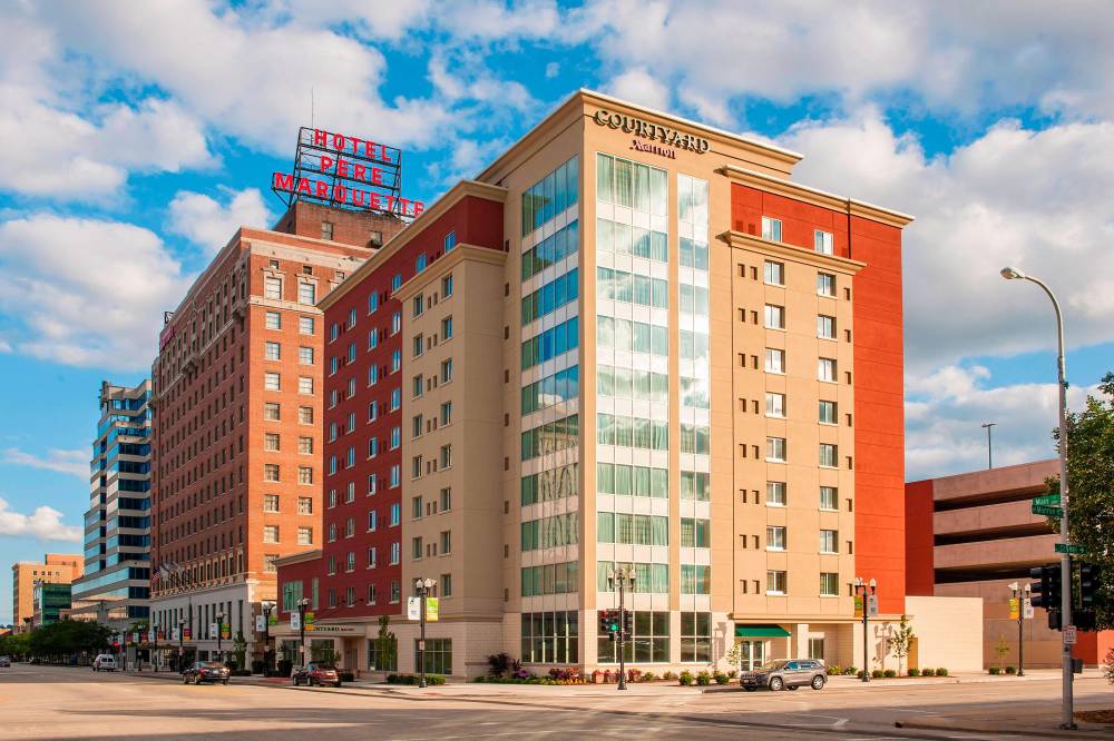 Courtyard By Marriott Peoria Downtown