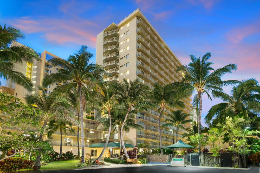Courtyard By Marriott Waikiki Beach