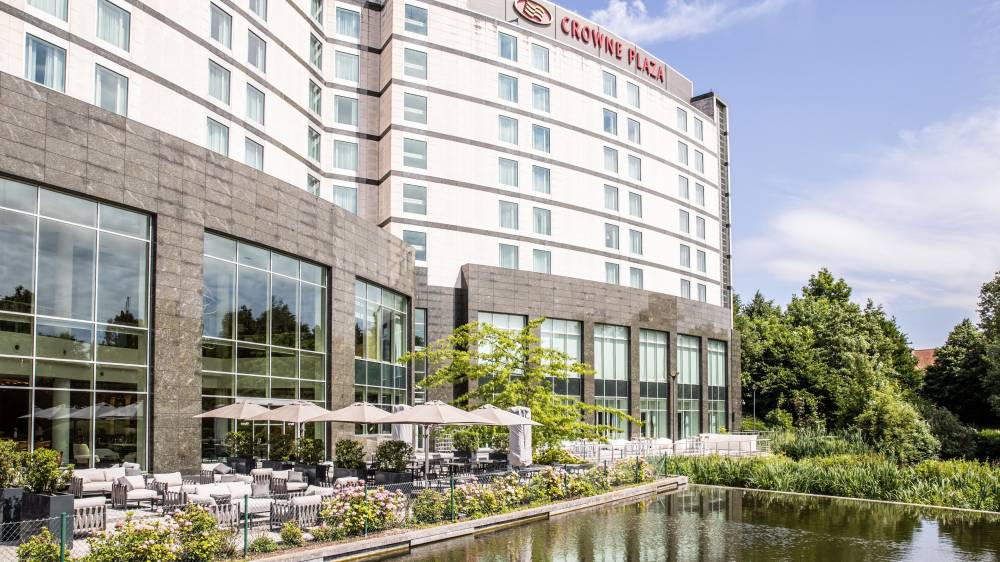 Crowne Plaza Airport