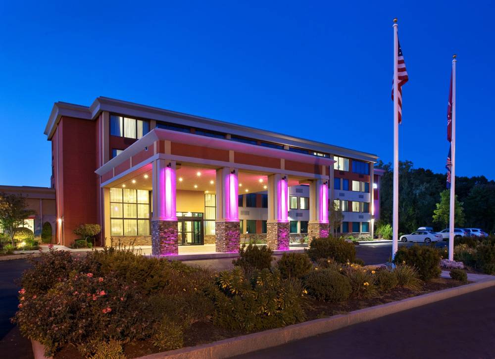 Crowne Plaza Boston Woburn