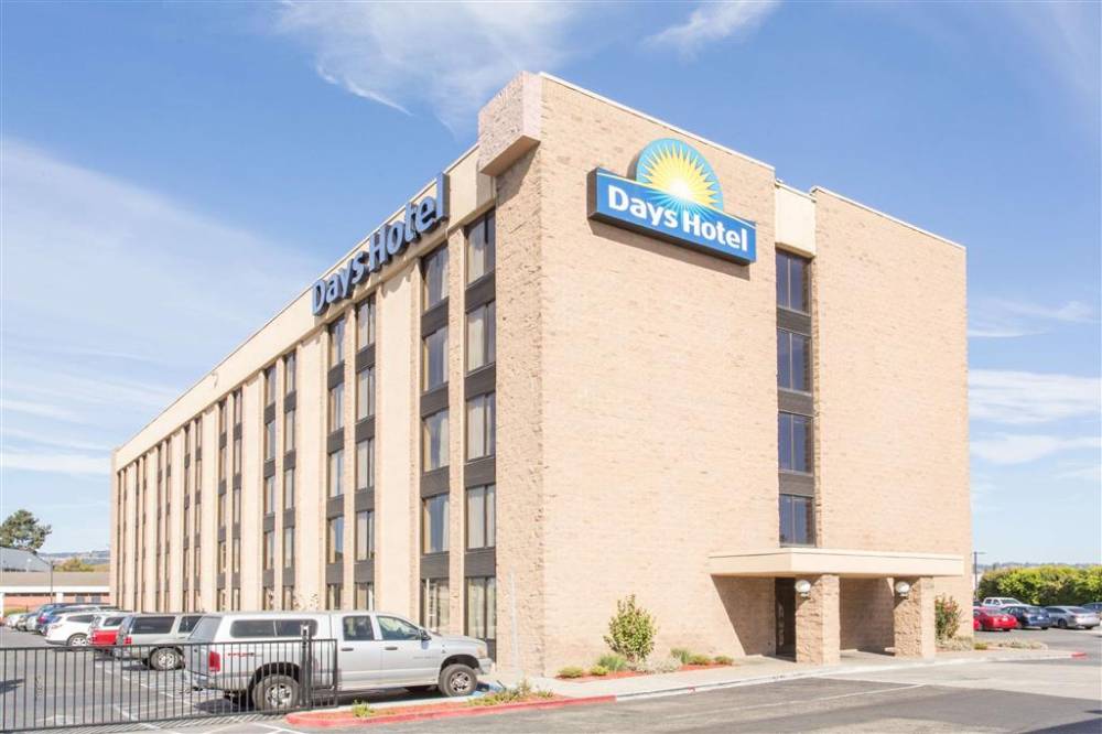 Days Hotel By Wyndham Oakland Airport-coliseum