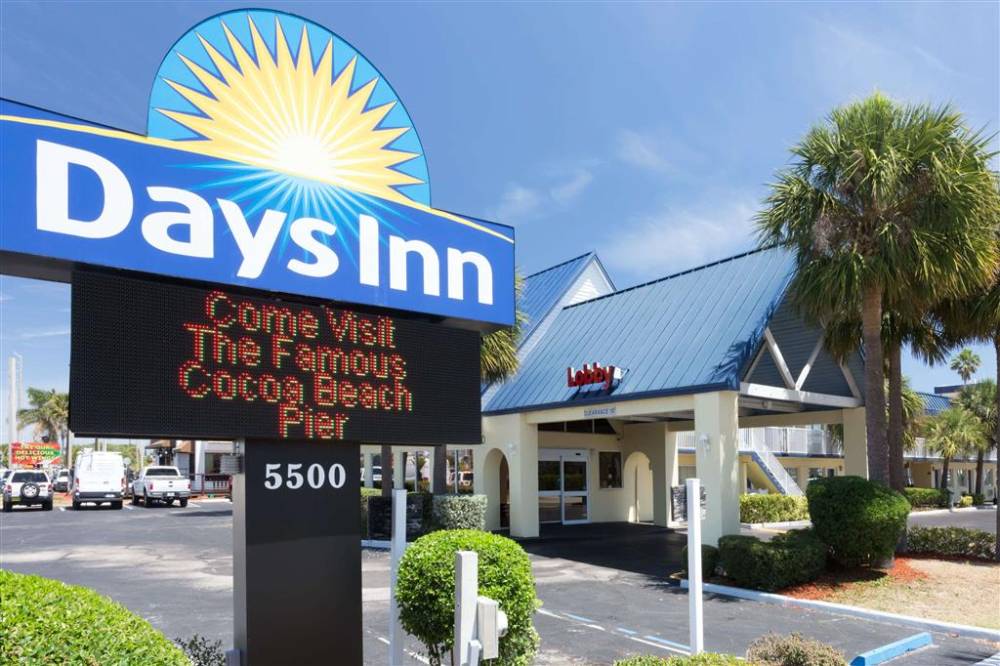 Days Inn By Wyndham Cocoa Beach Port Canaveral