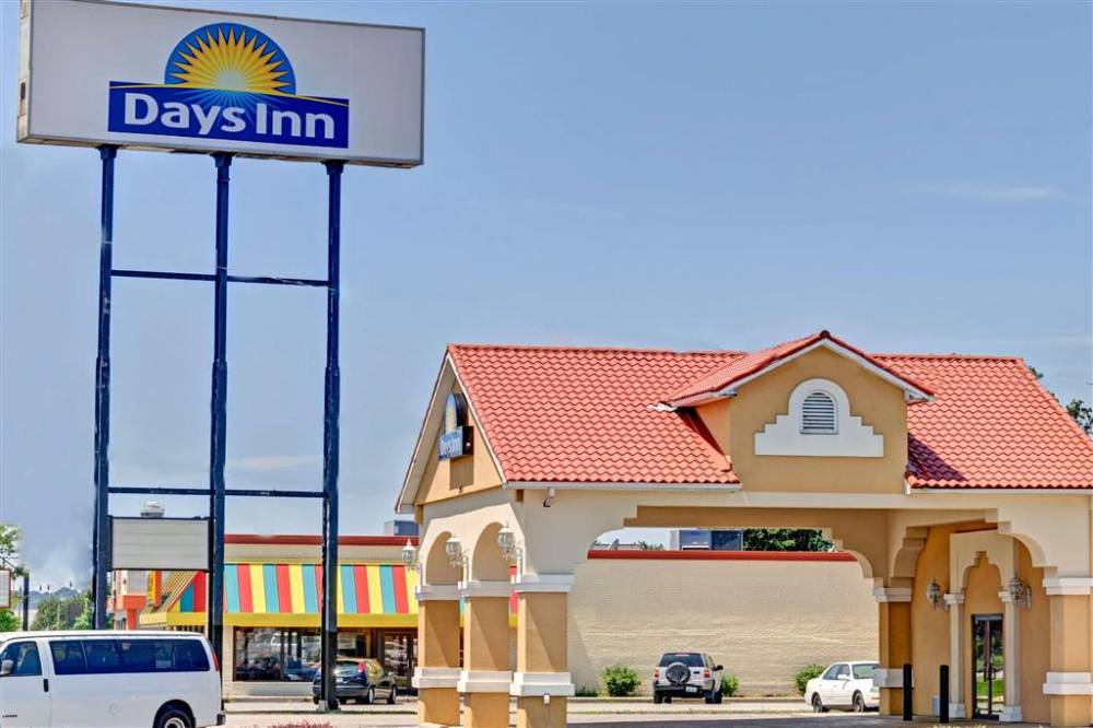 Days Inn By Wyndham Louisville Airport Fair And Expo Center