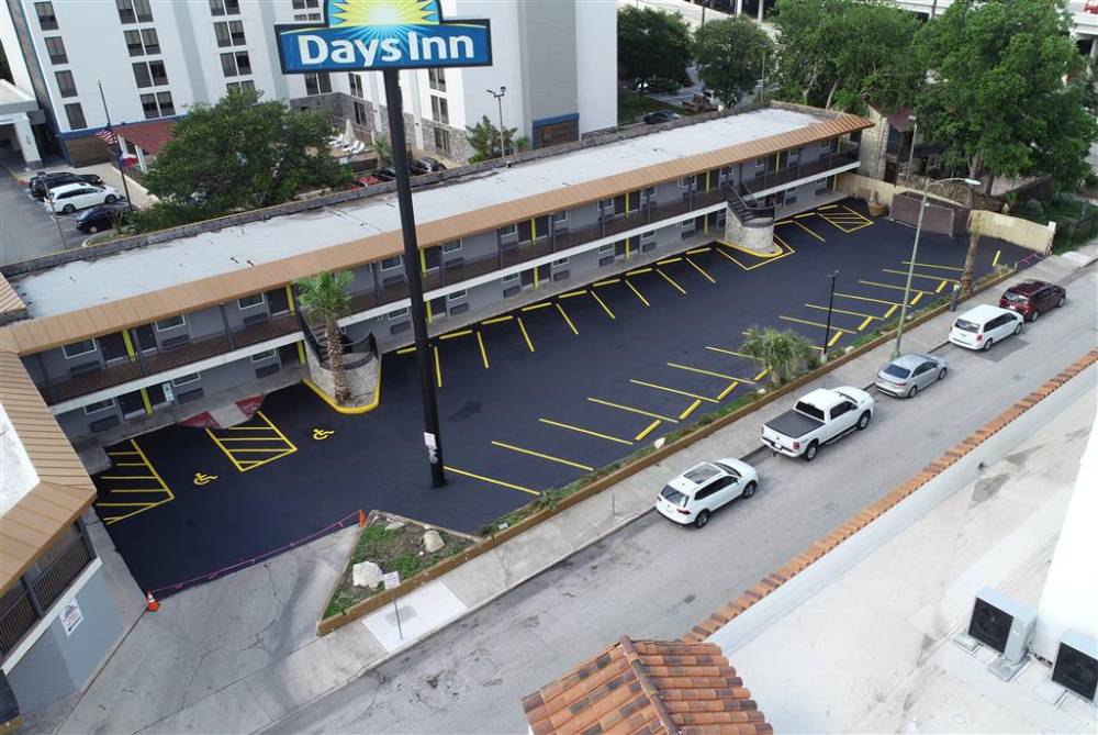 Days Inn By Wyndham San Antonio Alamo/riverwalk