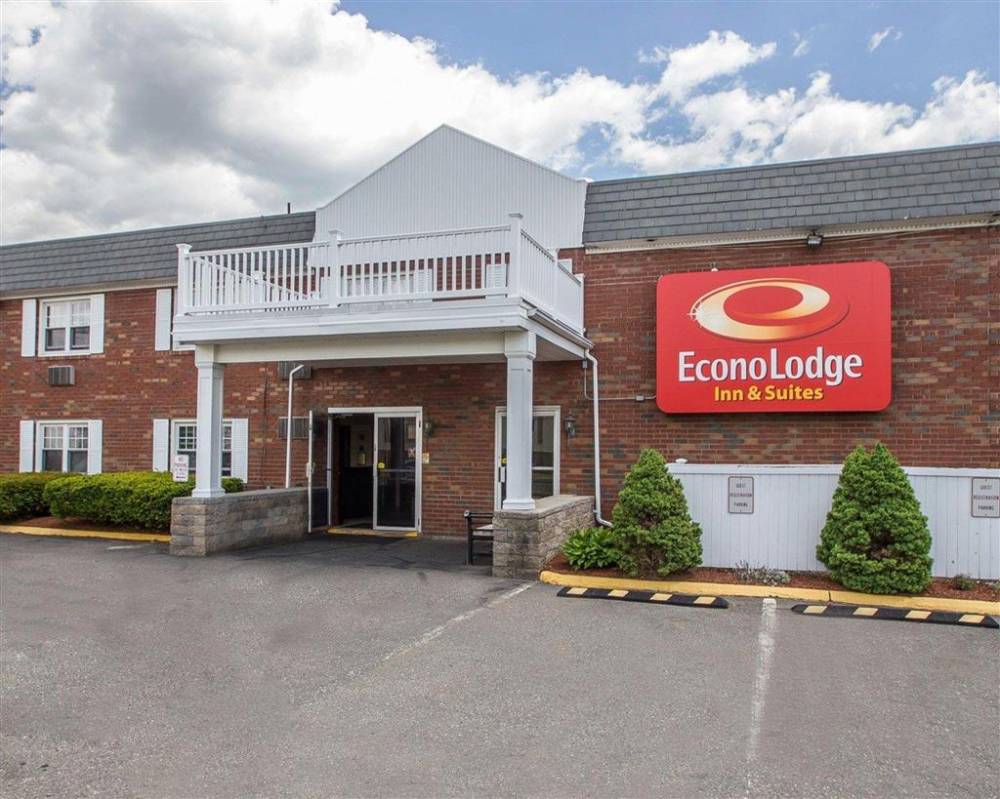 Econo Lodge Inn And Suites Airport