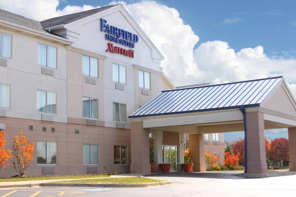 Fairfield Inn And Suites By Marriott Chicago St Charles