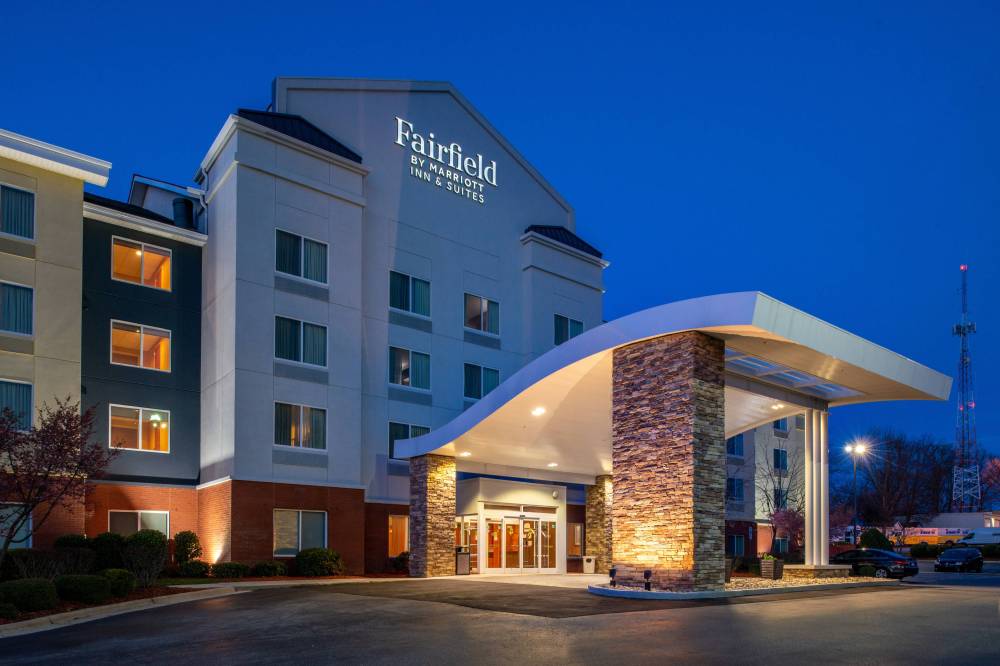 Fairfield Inn And Suites By Marriott Greensboro Wendover