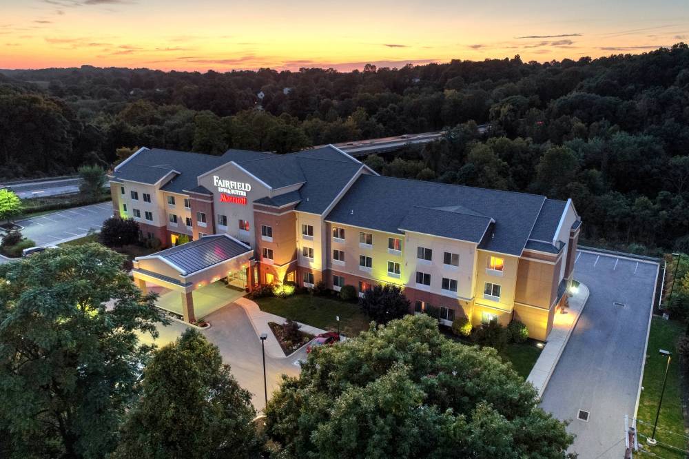 Fairfield Inn And Suites By Marriott Harrisburg West