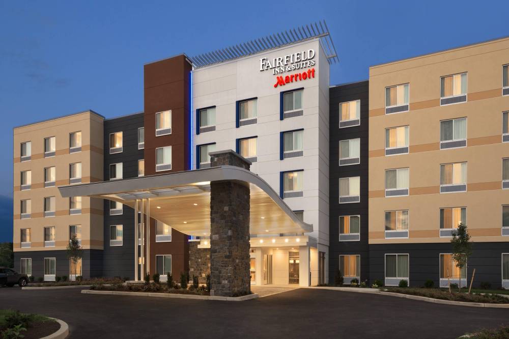 Fairfield Inn And Suites By Marriott Lancaster East At The Outlets