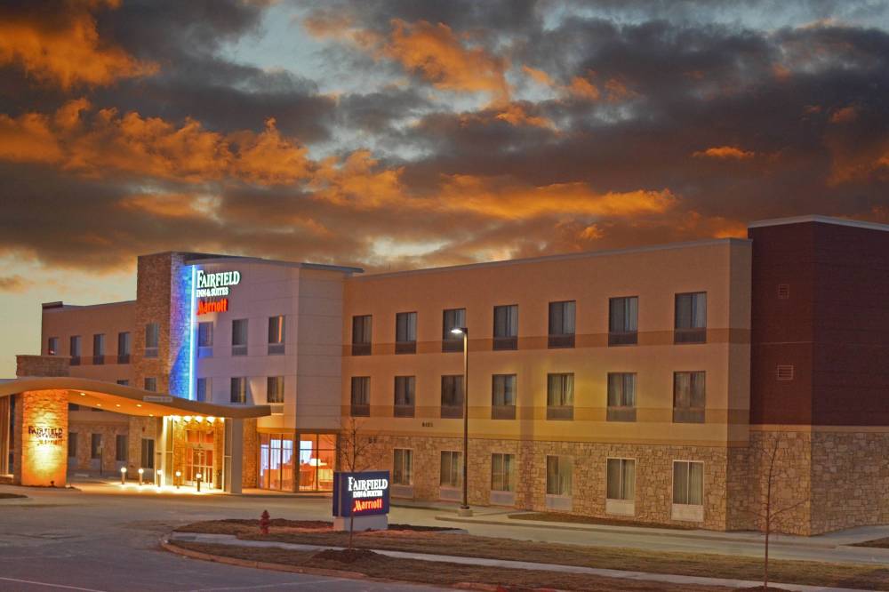 Fairfield Inn And Suites By Marriott Lincoln Southeast