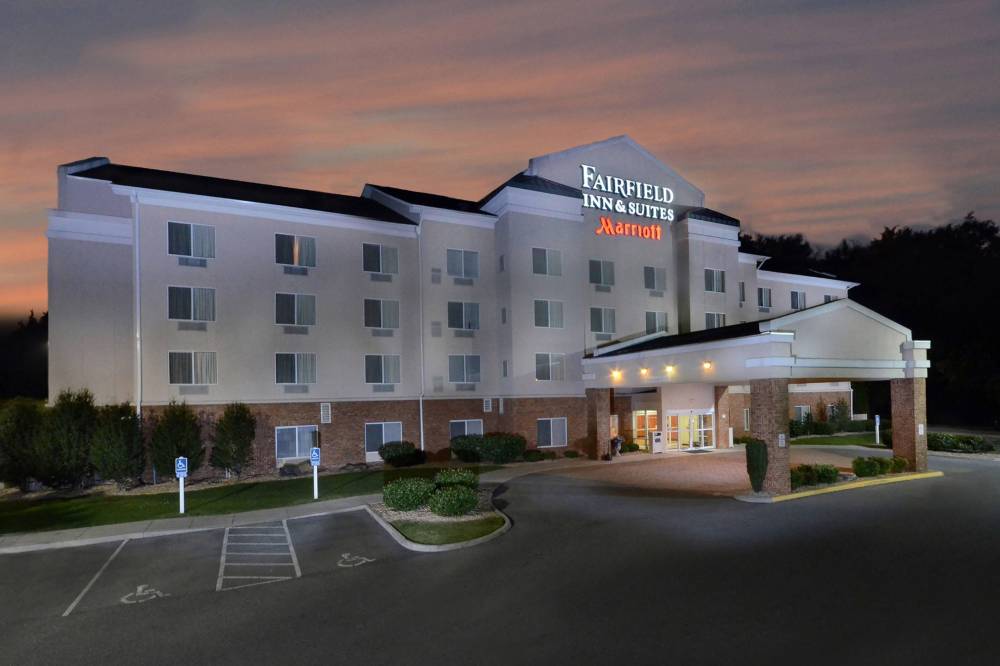 Fairfield Inn And Suites By Marriott Roanoke Hollins I-81