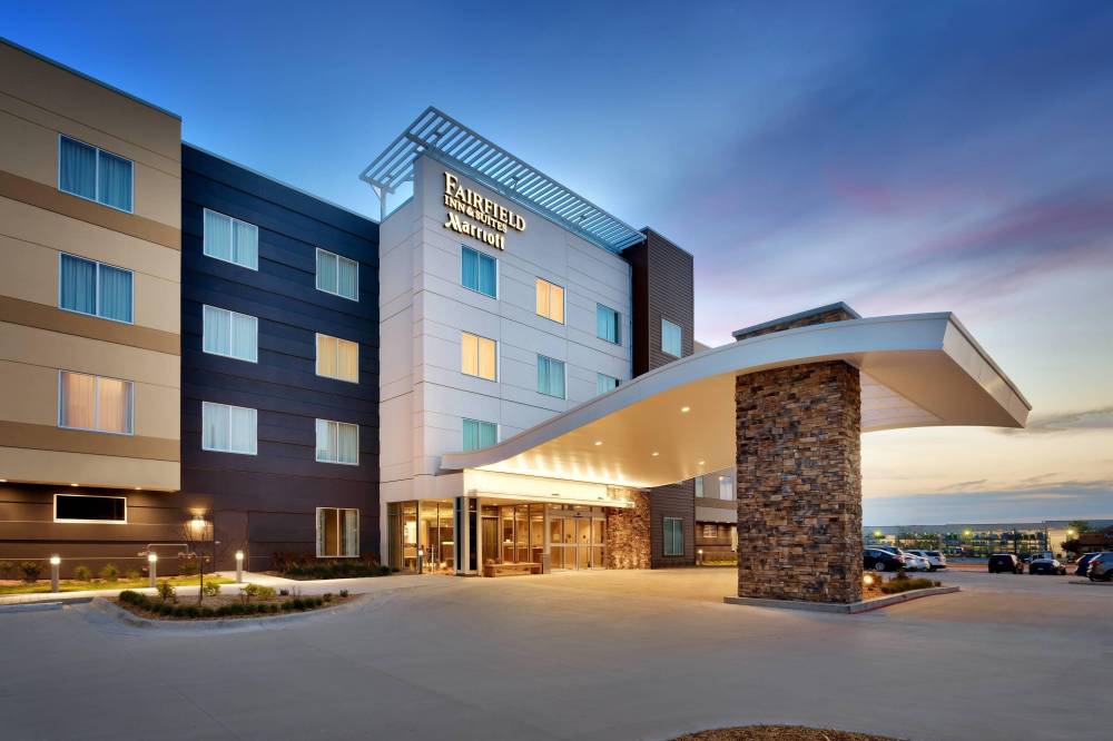 Fairfield Inn And Suites By Marriott Springfield North