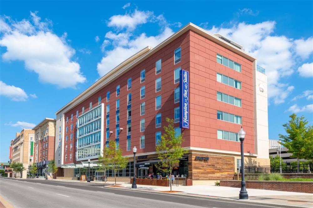 Hampton Inn And Suites Fort Wayne Downtown