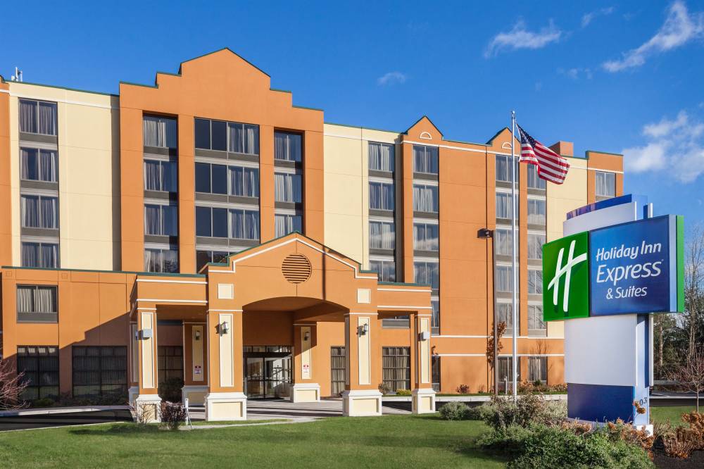 Holiday Inn Exp Ste South Port