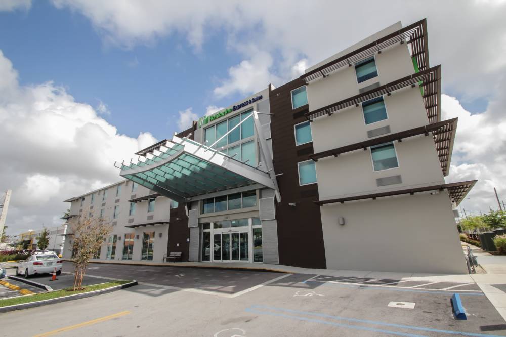 Holiday Inn Exp Stes Airport East