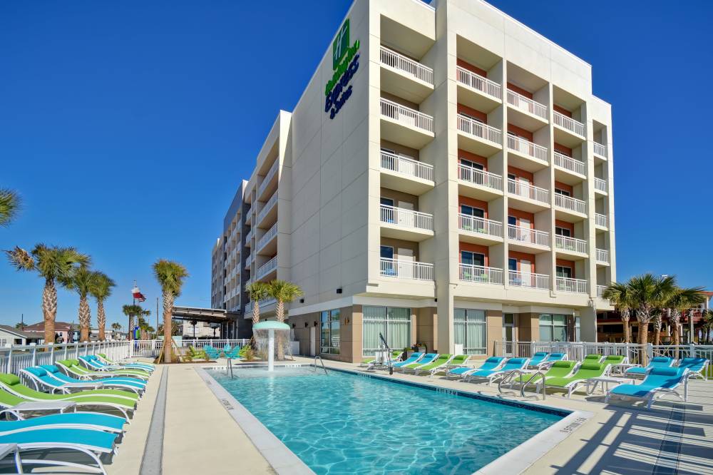 Holiday Inn Exp Stes Beach