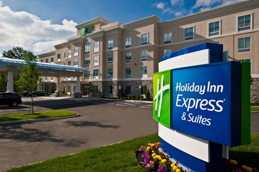 Holiday Inn Exp Stes Easton Area