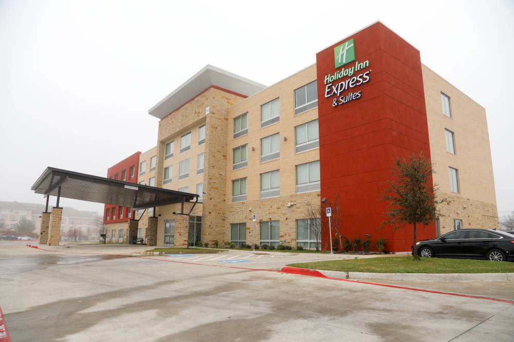 Holiday Inn Exp Stes Forney