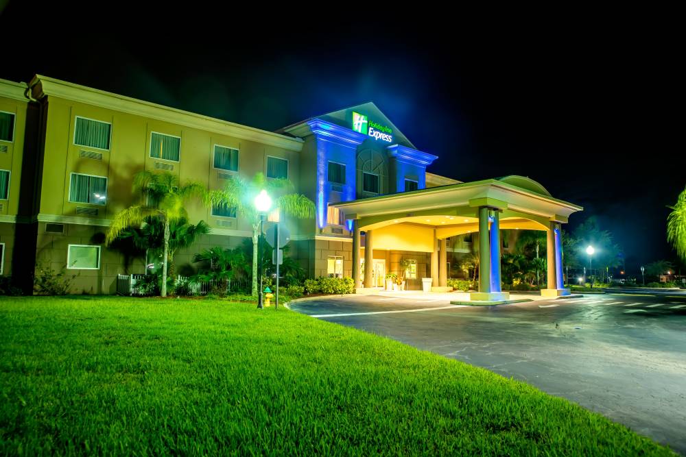 Holiday Inn Express And Suite