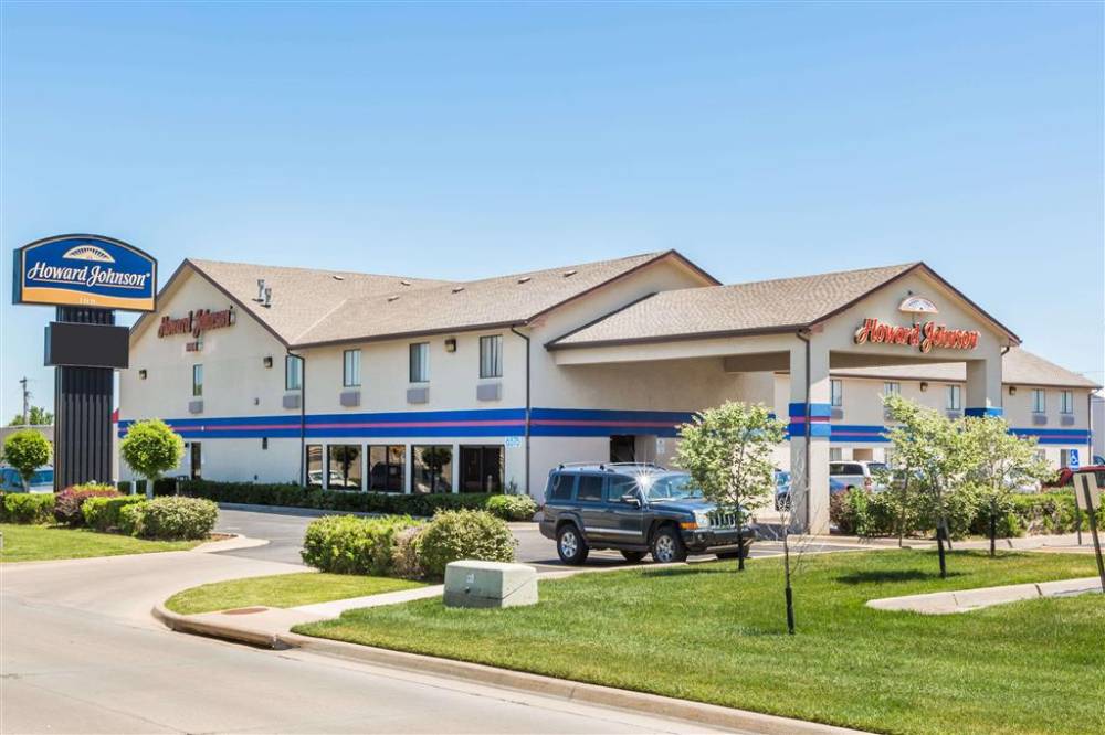 Howard Johnson By Wyndham Wichita Airport