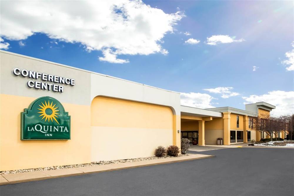 La Quinta Inn By Wyndham Davenport & Conference Center