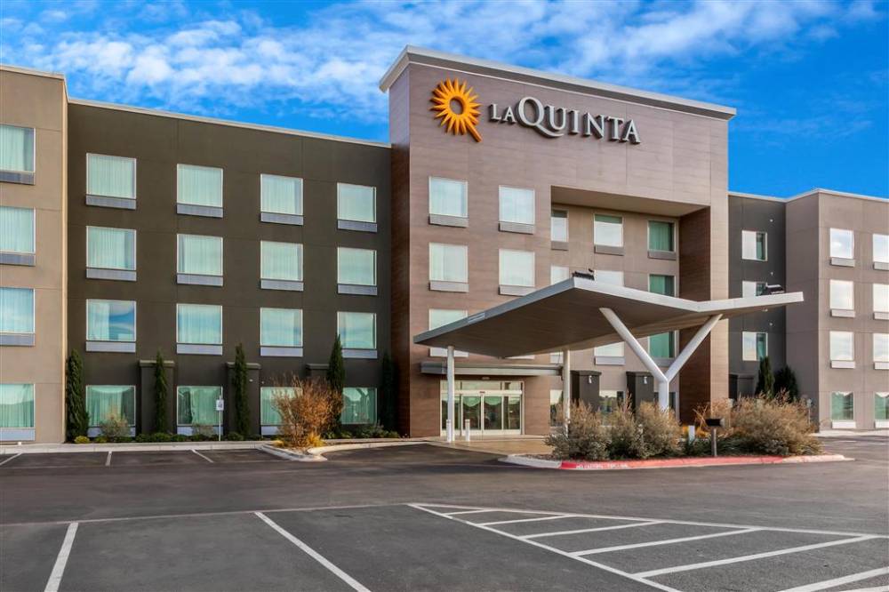 La Quinta Inn & Suites By Wyndham Odessa N. - Sienna Tower