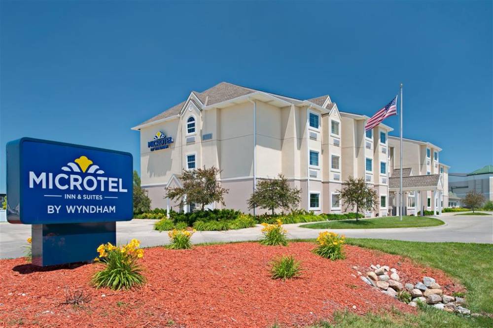 Microtel Council Bluffs