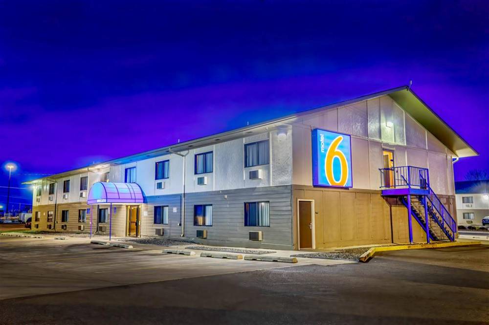 Motel 6 Duluth