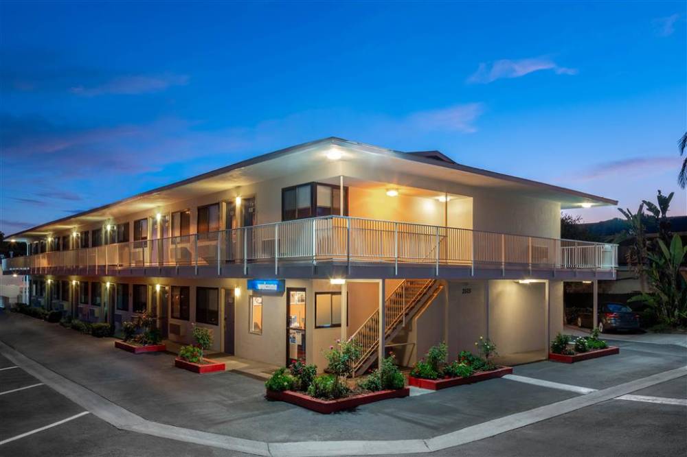 Motel 6 Santa Barbara- State Street