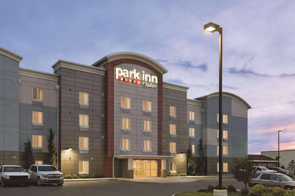 Park Inn By Radisson Calgary Airport North Ab