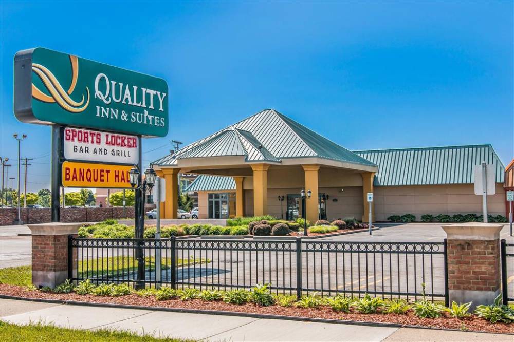 Quality Inn And Suites Banquet Center
