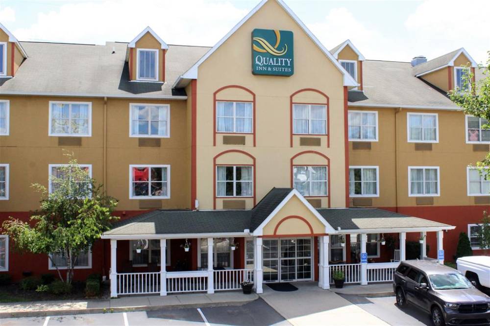 Quality Inn And Suites Cincinnati Sharon