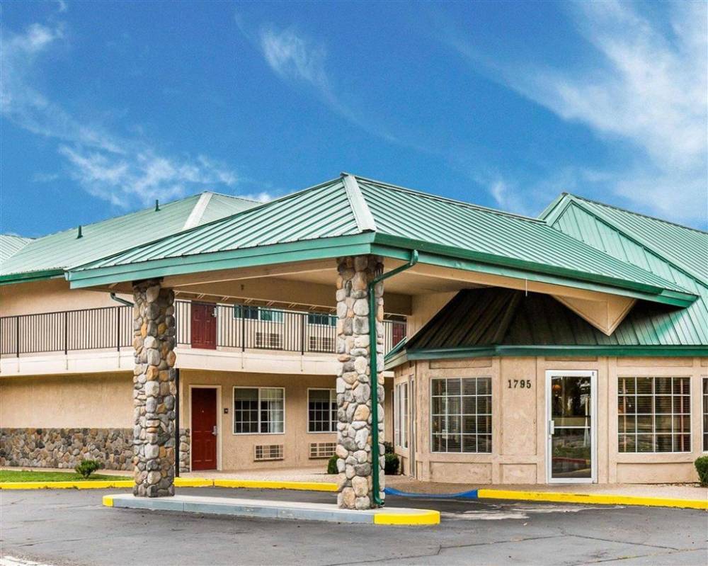 Quality Inn And Suites Minden