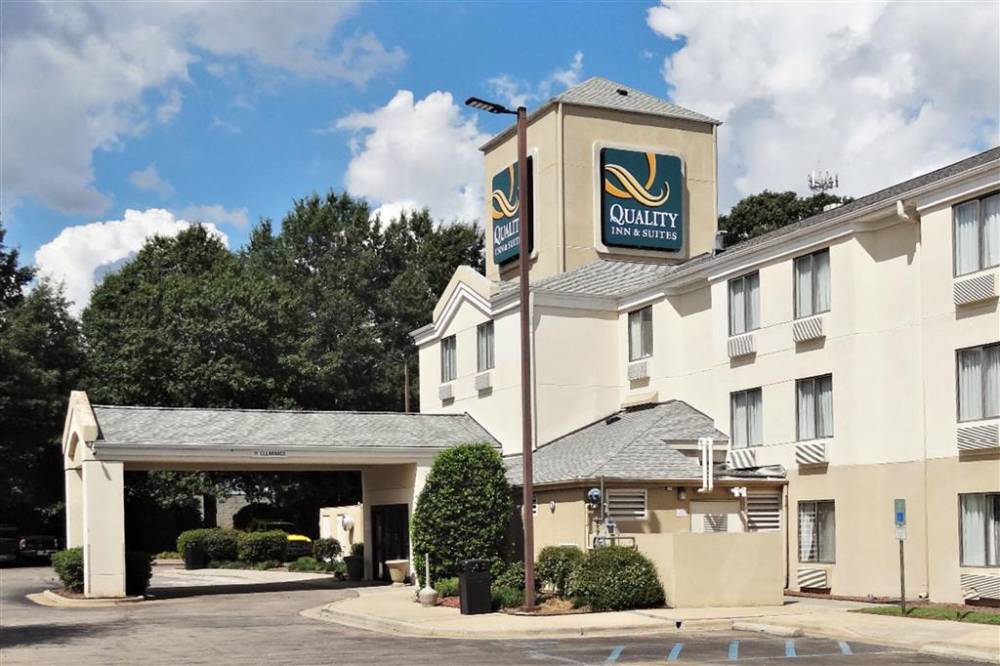 Quality Inn And Suites Raleigh North