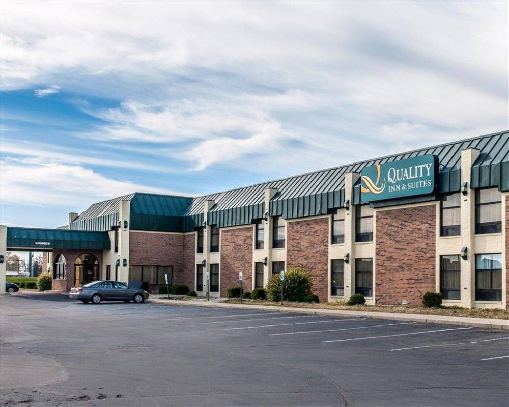 Quality Inn And Suites Shelbyville I-74